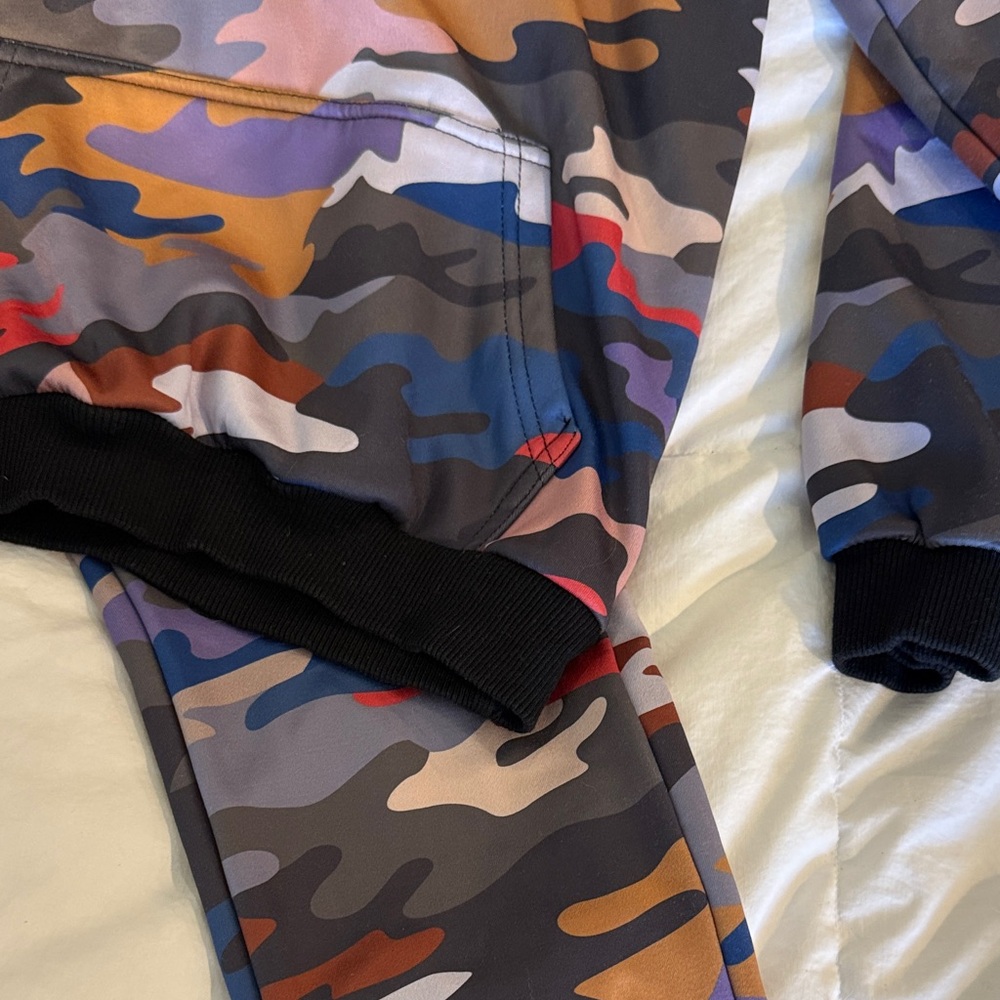 Lola + The Boys Multicolor Camo Sweatpants & Hoodie Set - Picture 4 of 4